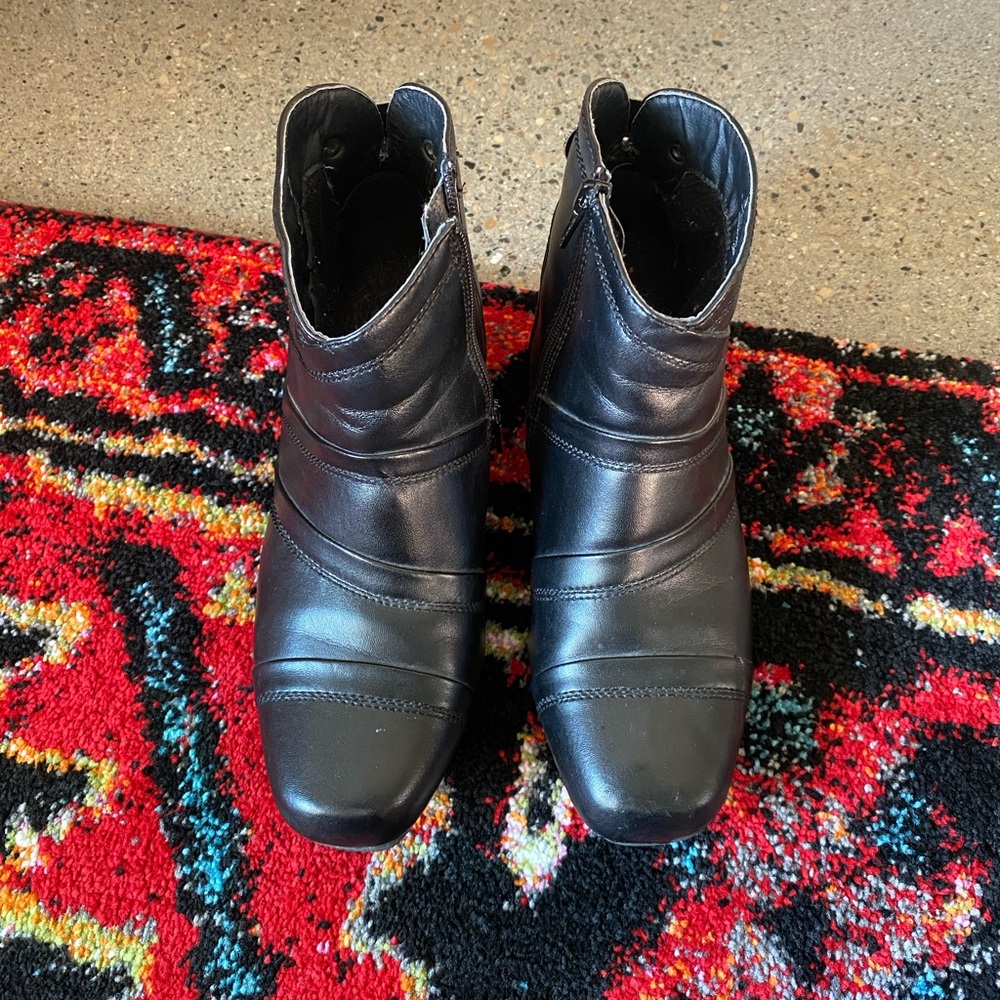 Faux Leather Low Heel Comfy Ankle Boots